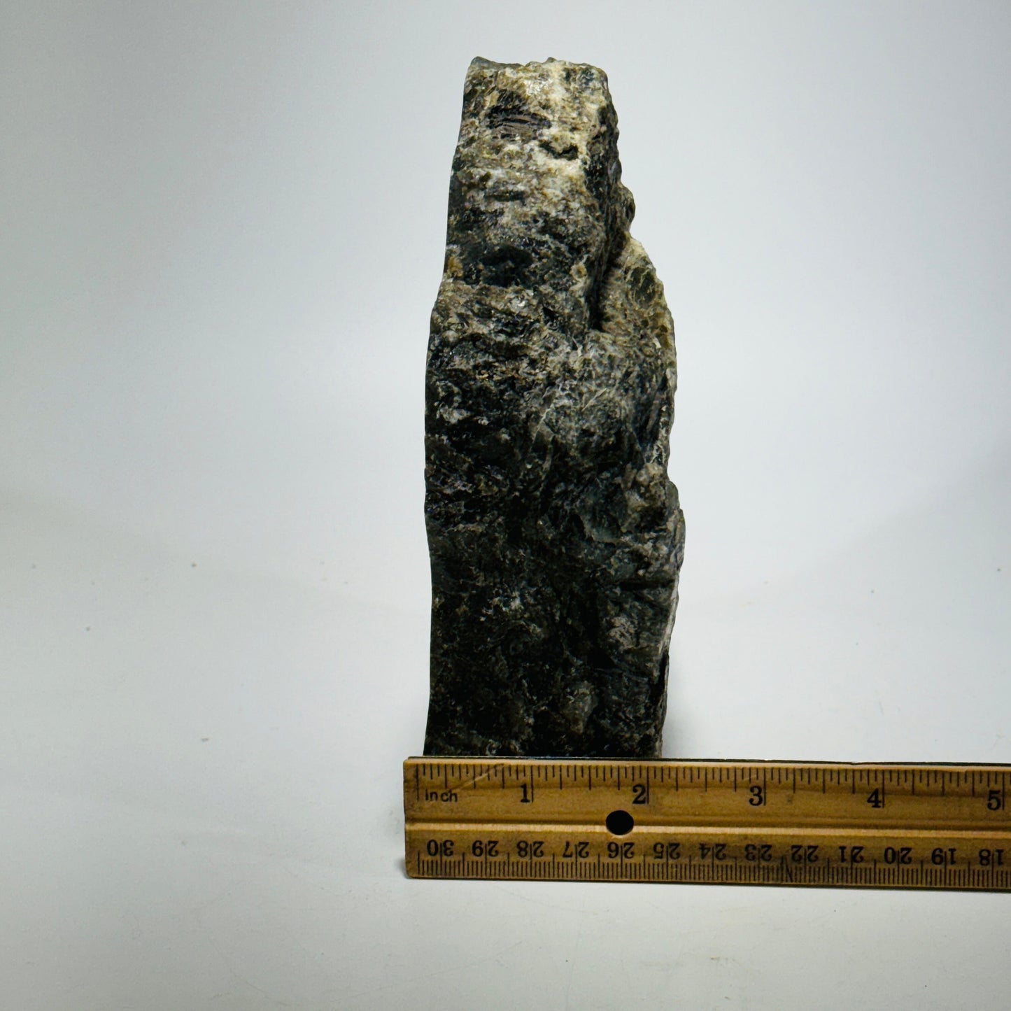 Roccia Roba - Labradorite crystal end cut, rock decor