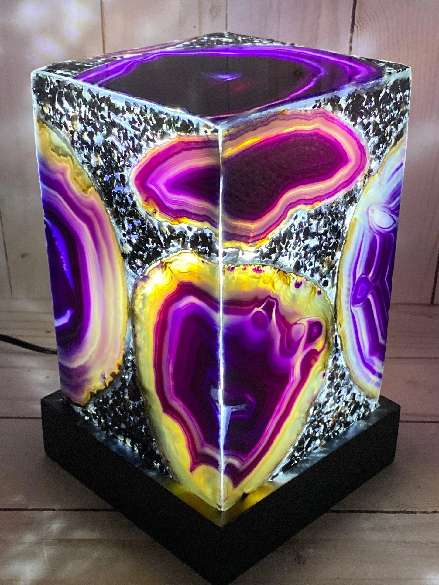 Accent Lamp, purple agate, 7-in tall - RocciaRoba