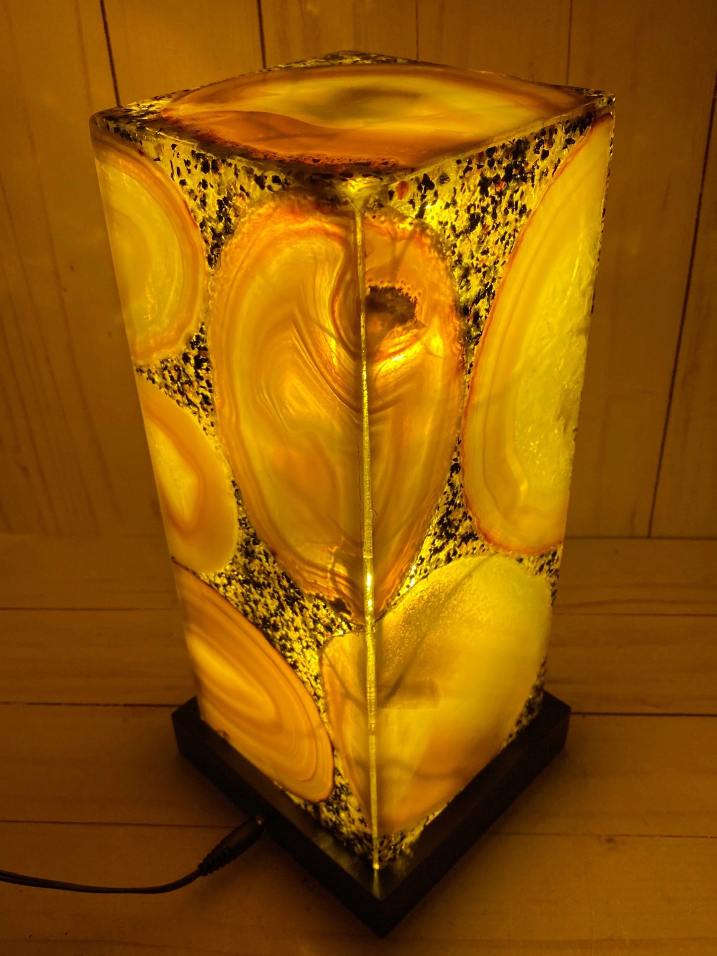 Agate Table Lamp, Natural Agate - RocciaRoba