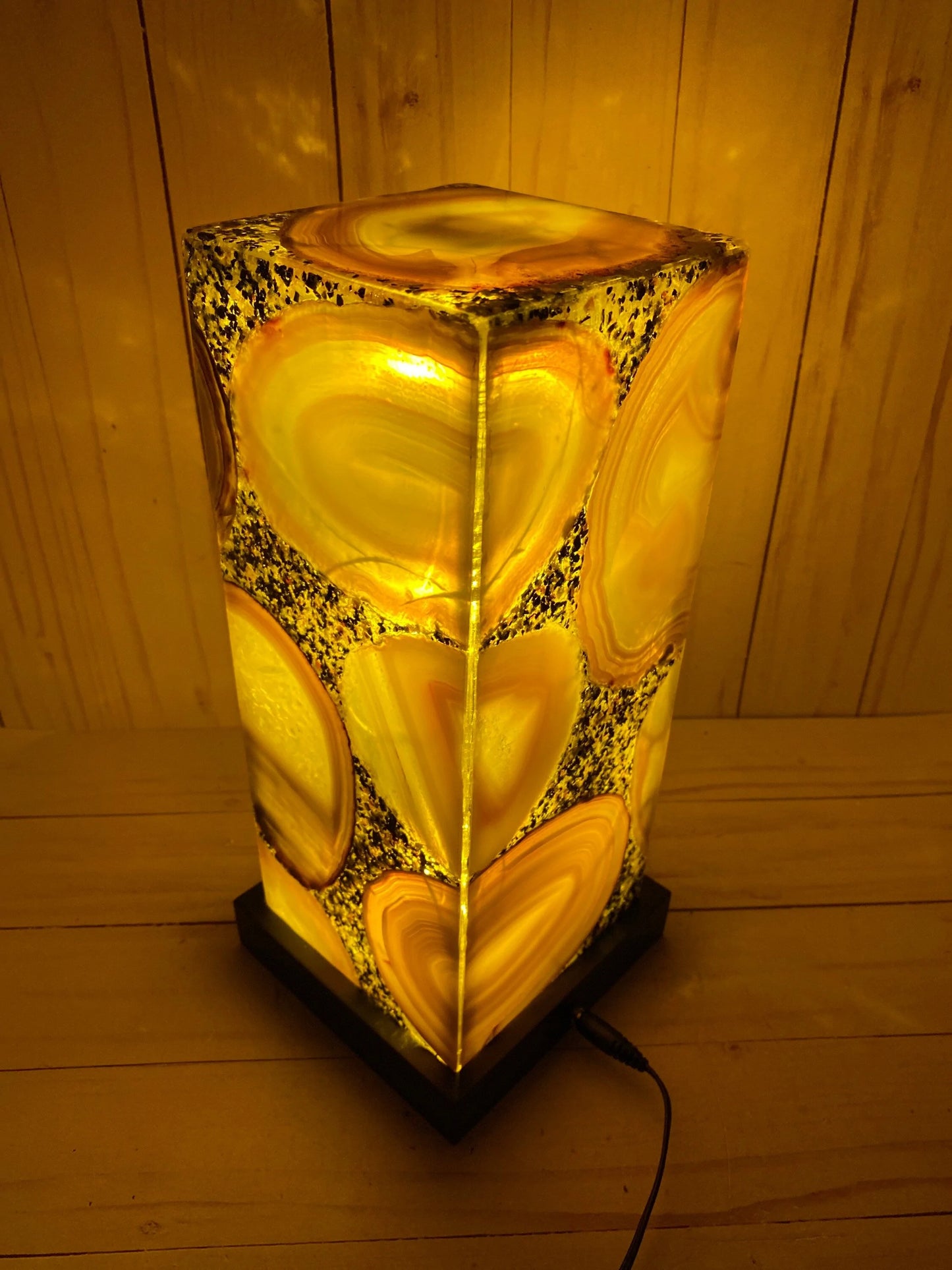 Agate Table Lamp, Natural Agate - RocciaRoba