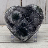 Heart-shaped amethyst quartz cluster - RocciaRoba