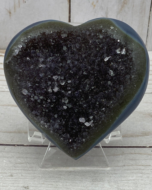 Heart-shaped amethyst quartz cluster - RocciaRoba