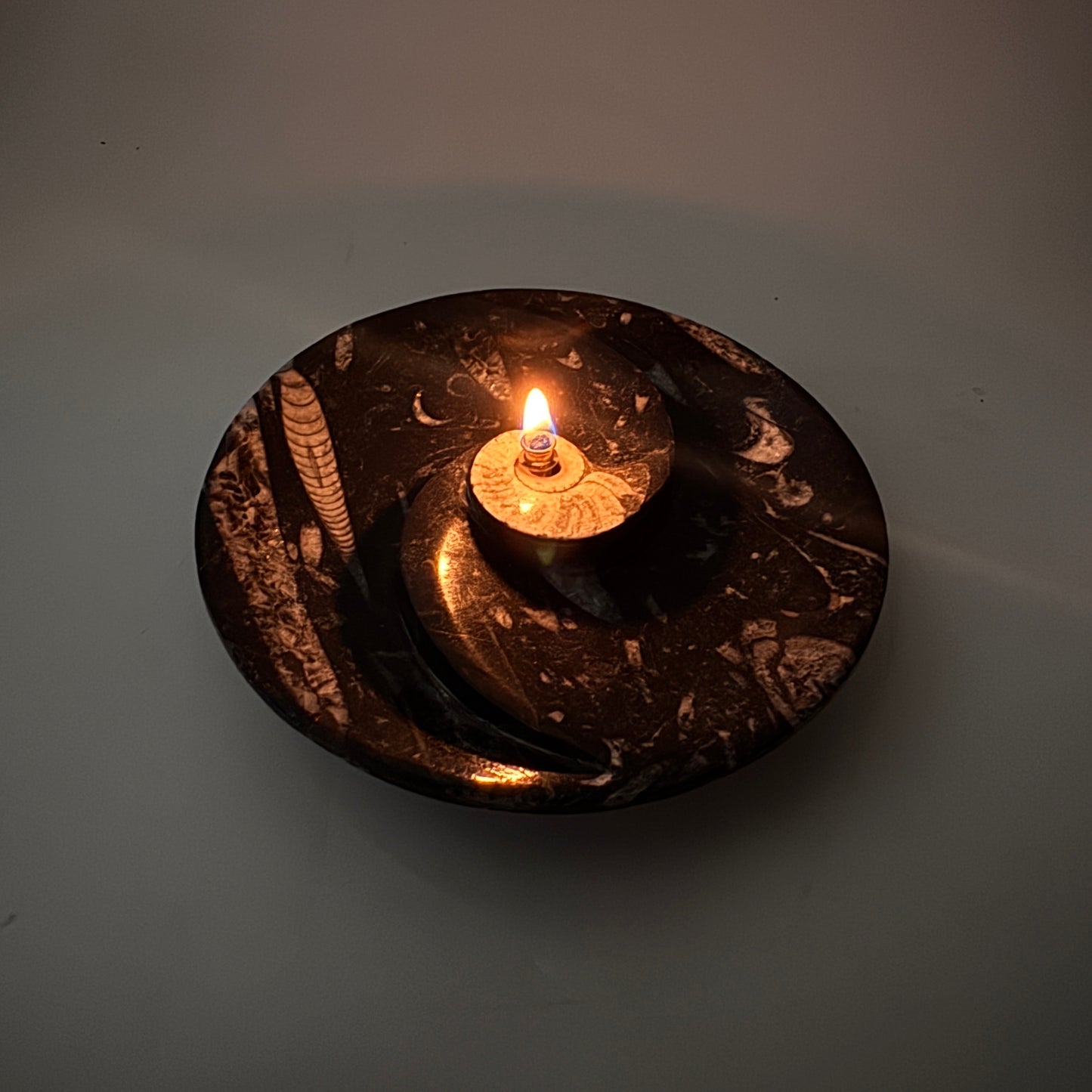 Moroccan Cephalopod Fossil Bowl Candle – Ammonite & Orthoceras Rock Oil Lamp for Home Decor