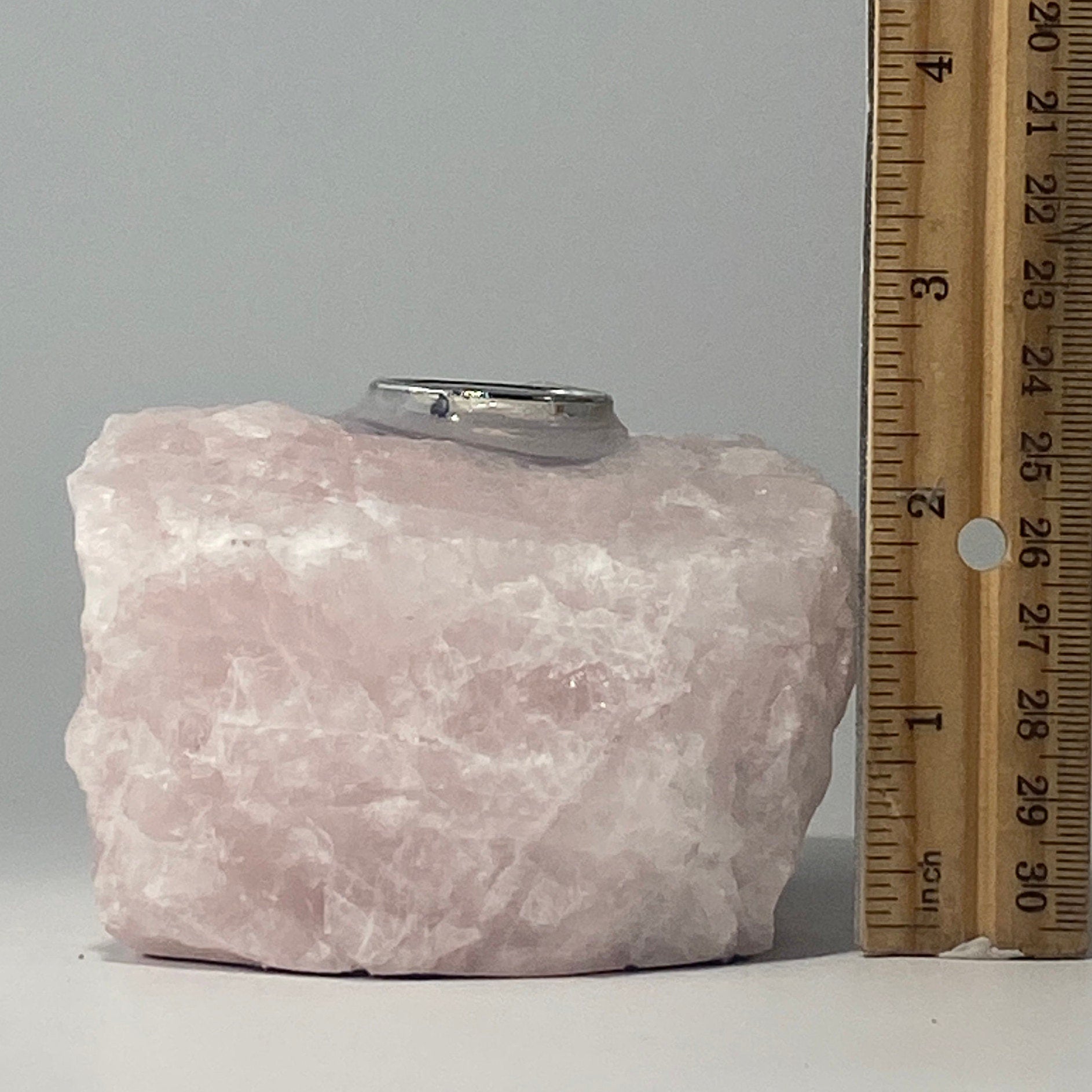 Solar powered rose quartz lamp
