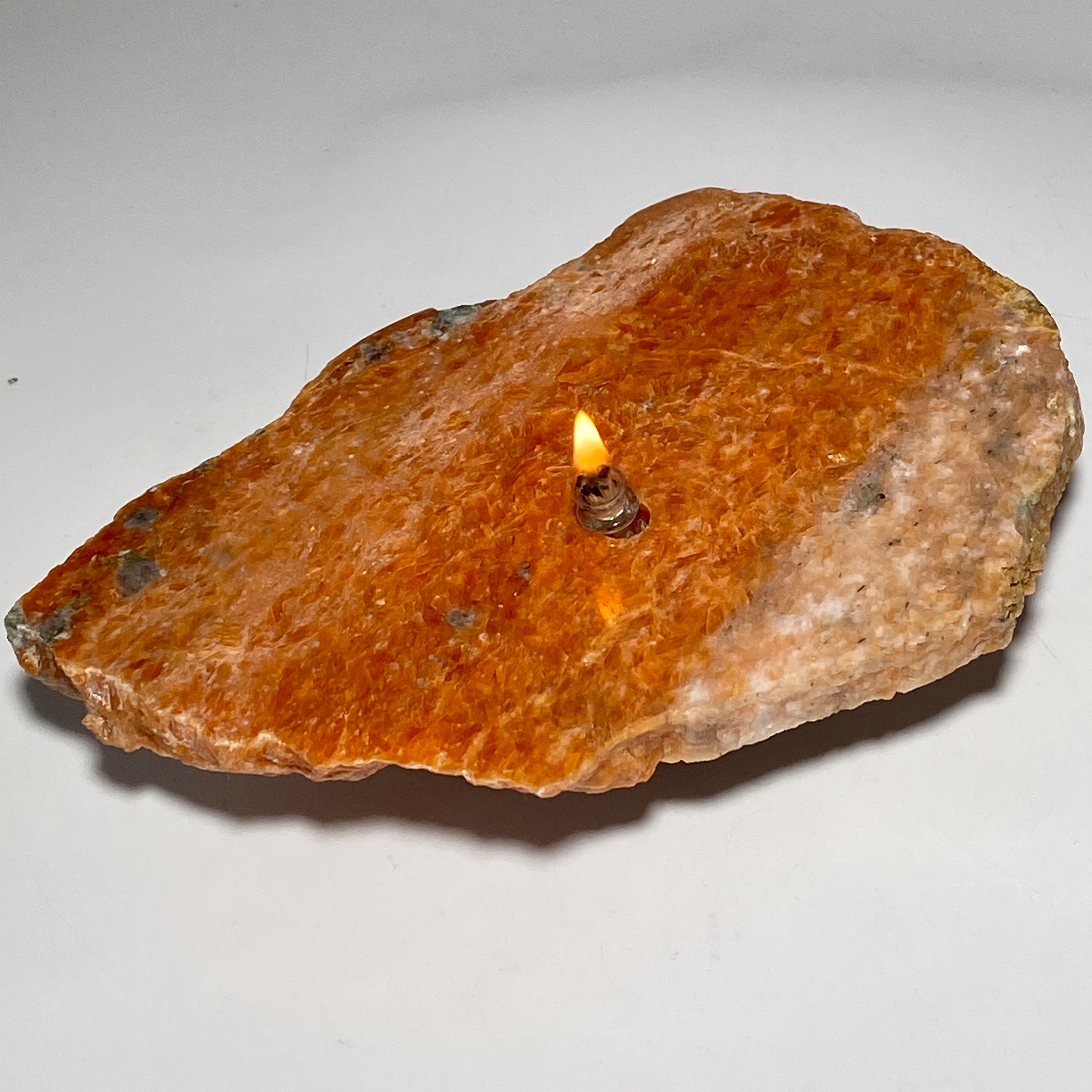 Rock oil candle - orchid calcite