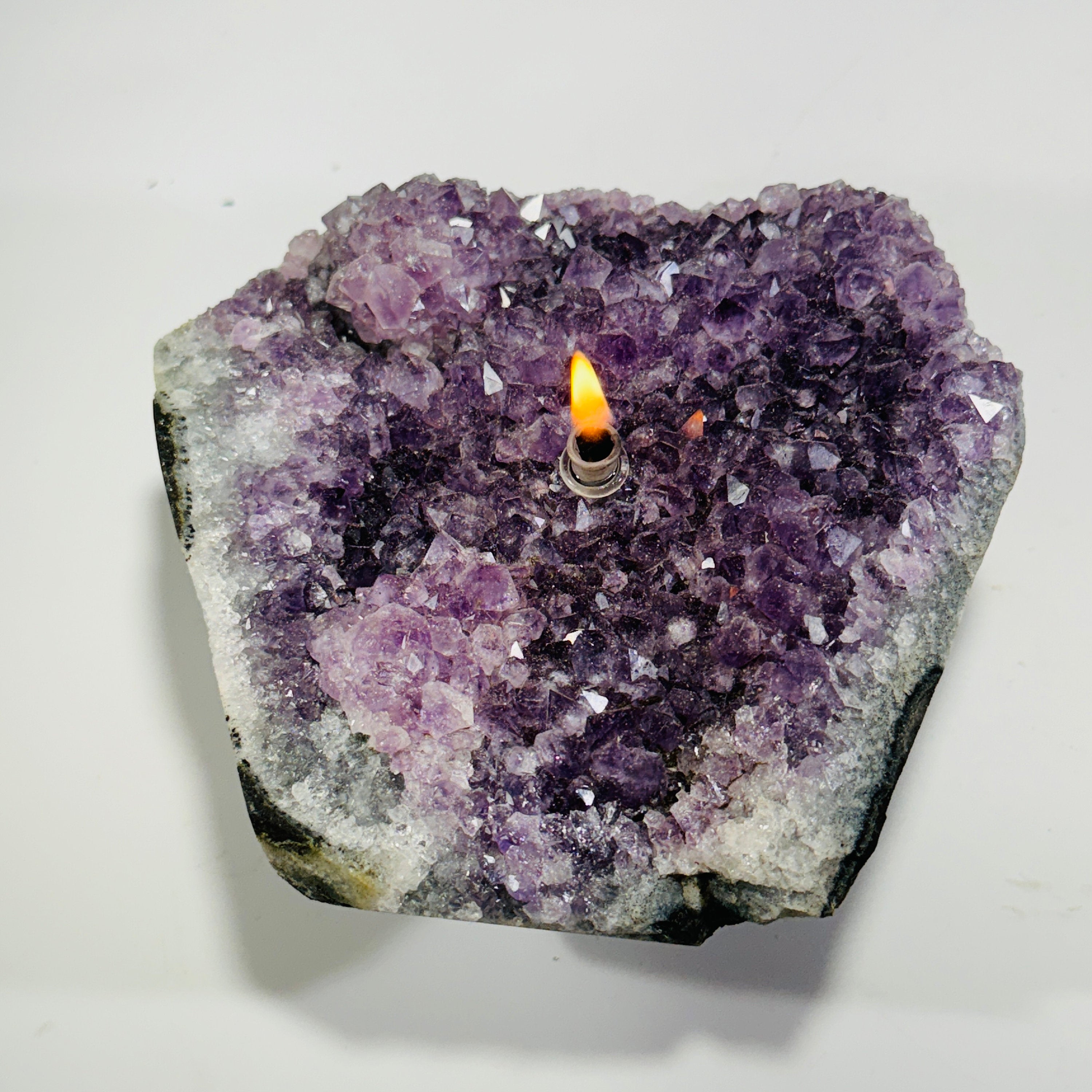 Rock oil lamp, Amethyst geode | crystal rock candle, amethyst cluster, amethyst lamp, crystal lamp, amethyst crystal, amethyst geode cluster