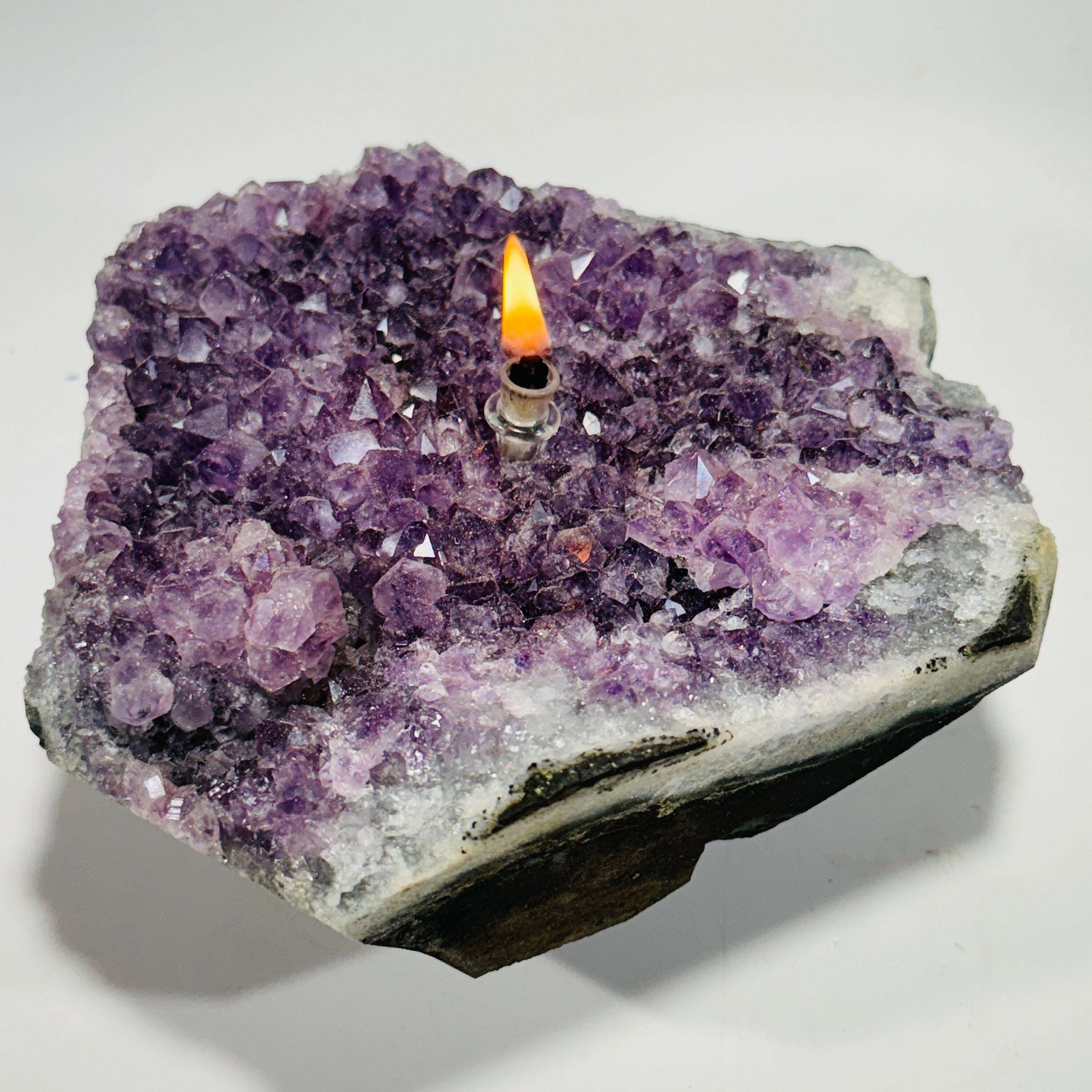 Rock oil lamp, Amethyst geode | crystal rock candle, amethyst cluster, amethyst lamp, crystal lamp, amethyst crystal, amethyst geode cluster