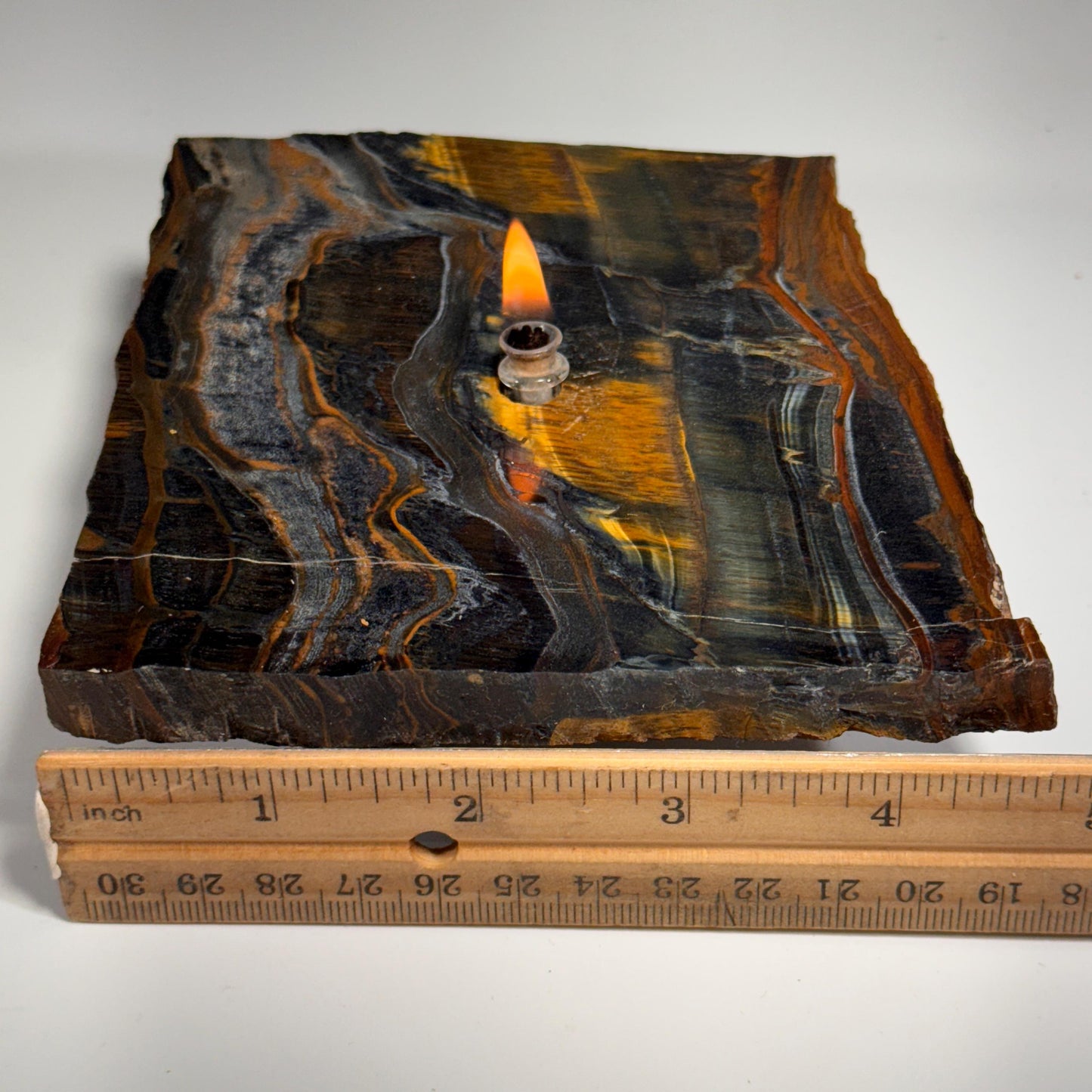 Roccia Roba - Tigers Eye Rock Oil Candle, rock decor