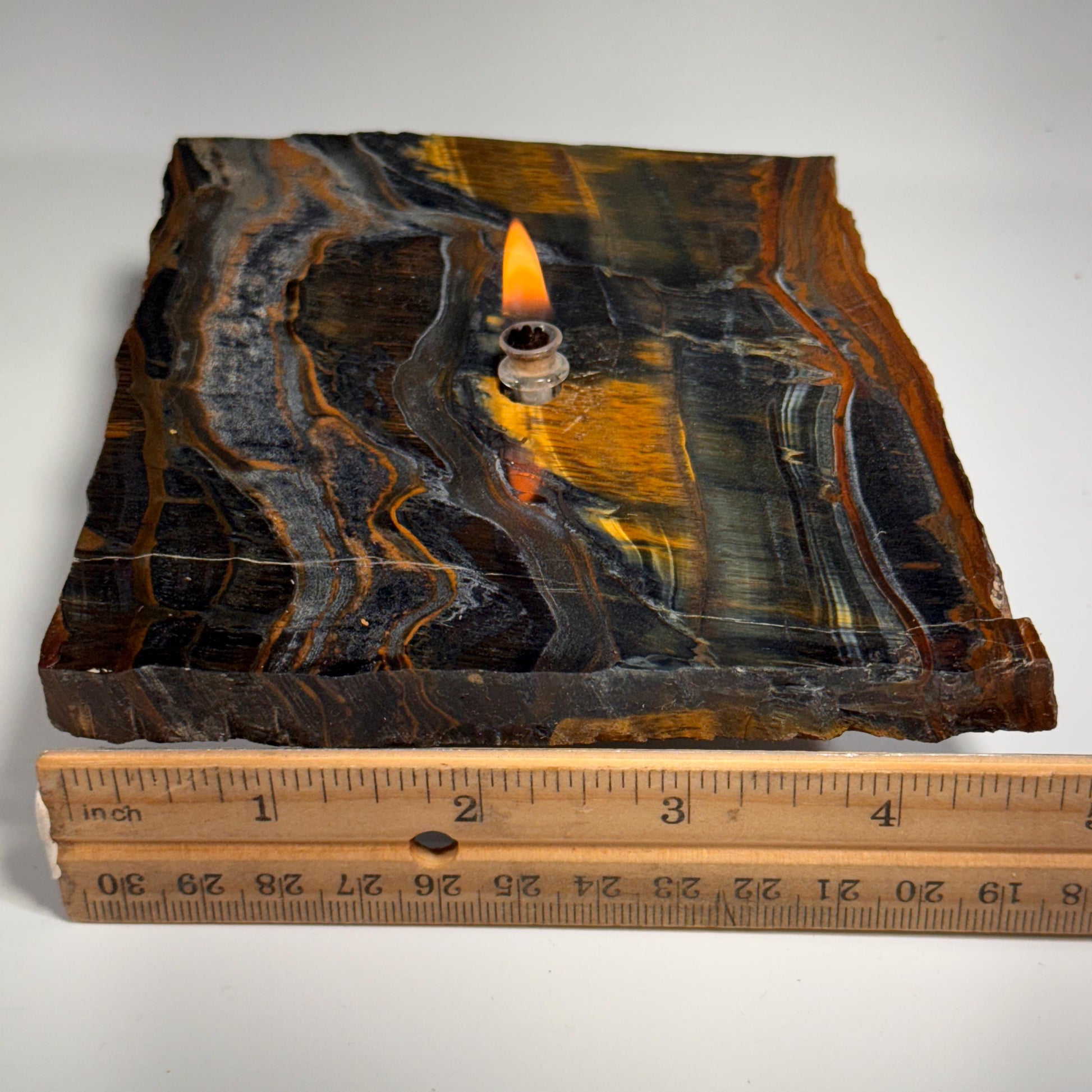 Roccia Roba - Tigers Eye Rock Oil Candle, rock decor