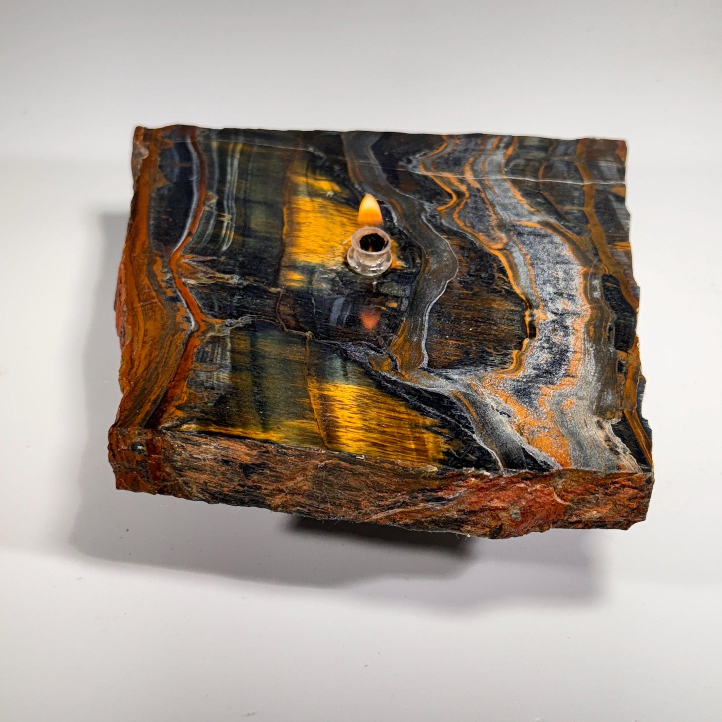 Roccia Roba - Tigers Eye Rock Oil Candle, rock decor