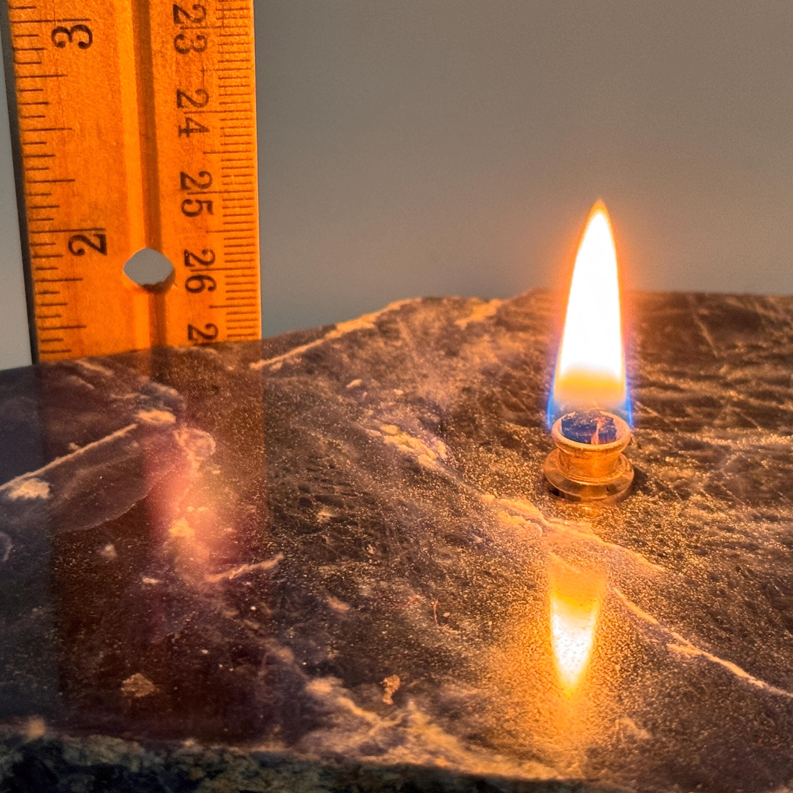 [shopname] - Sodalite rock oil candle, rock decor