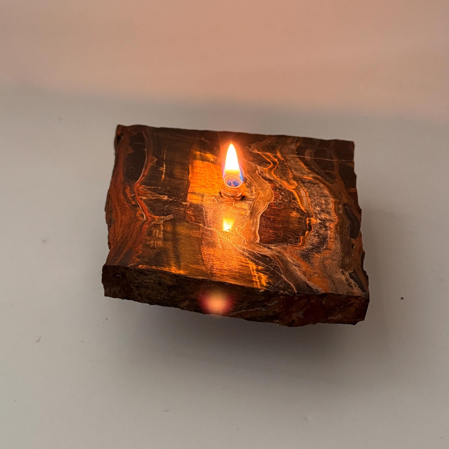 Roccia Roba - Tigers Eye Rock Oil Candle, rock decor