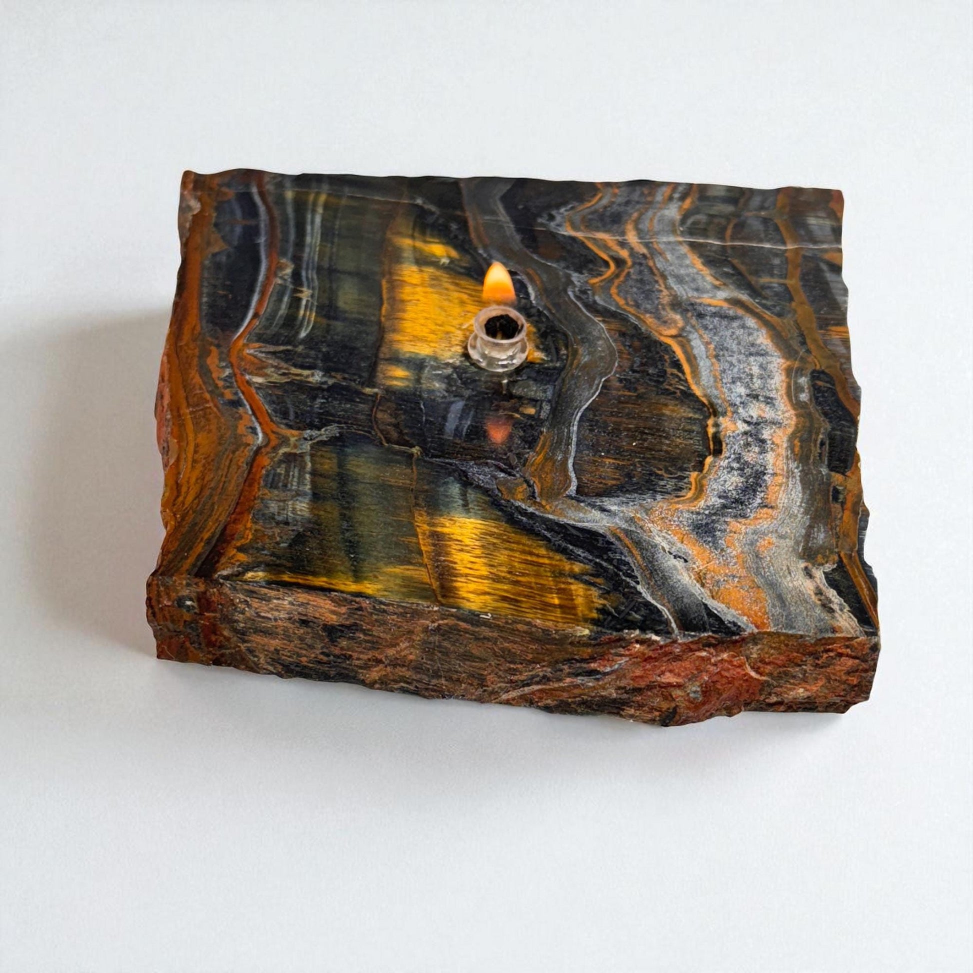 Roccia Roba - Tigers Eye Rock Oil Candle, rock decor