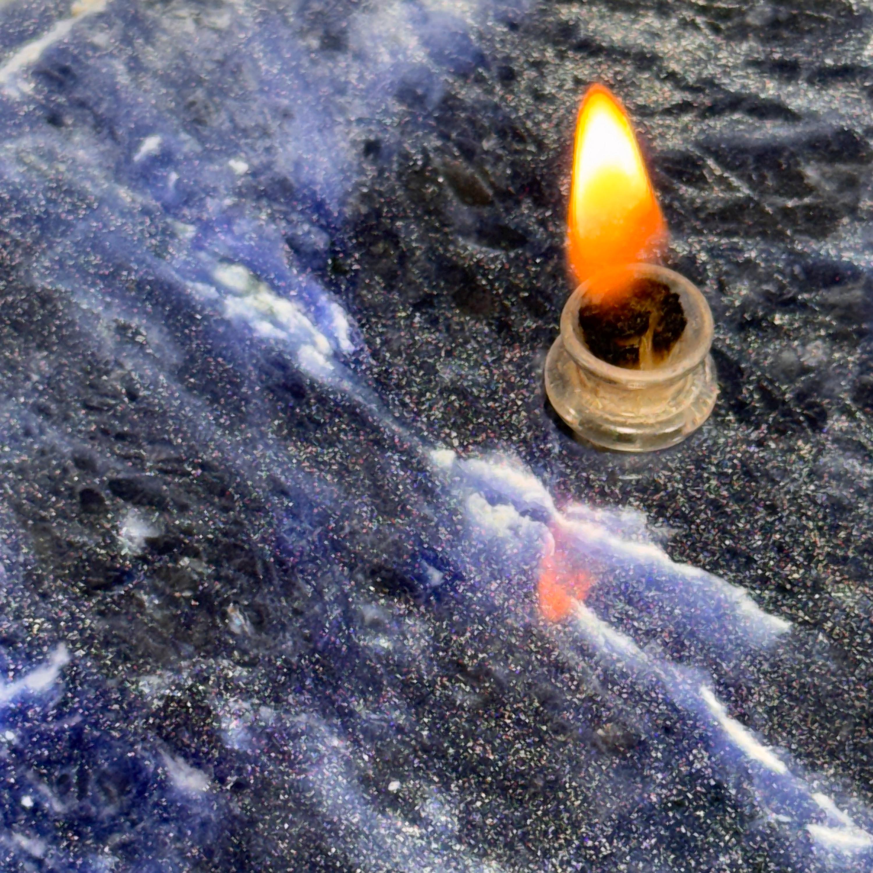 [shopname] - Sodalite rock oil candle, rock decor
