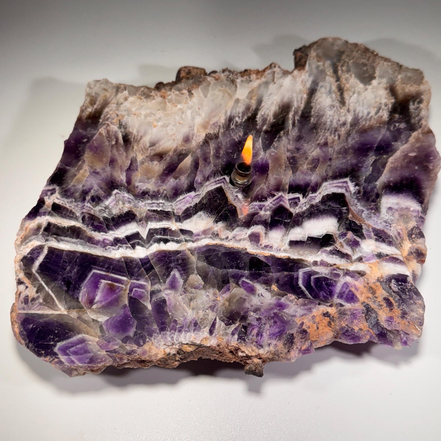 Roccia Roba - Rock oil lamp, Amethyst geode slab, rock decor