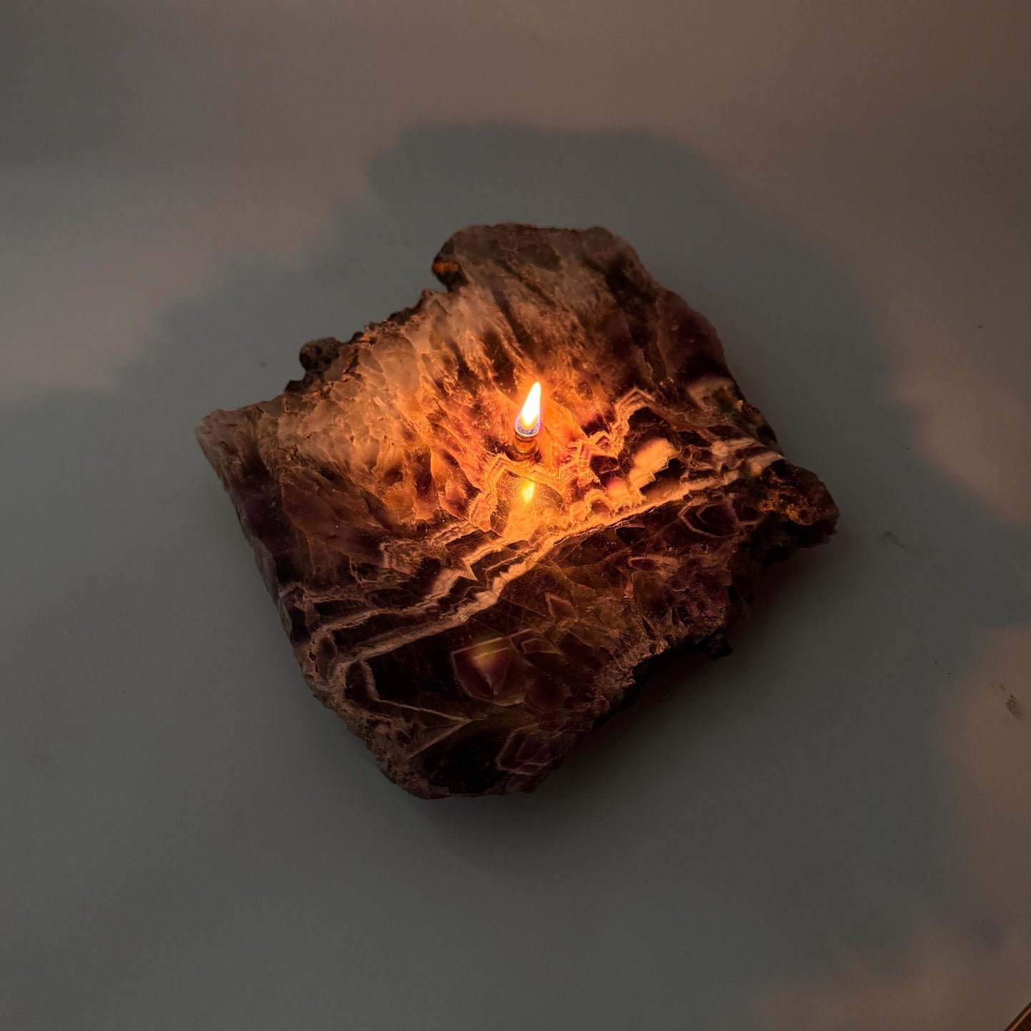 Roccia Roba - Rock oil lamp, Amethyst geode slab, rock decor