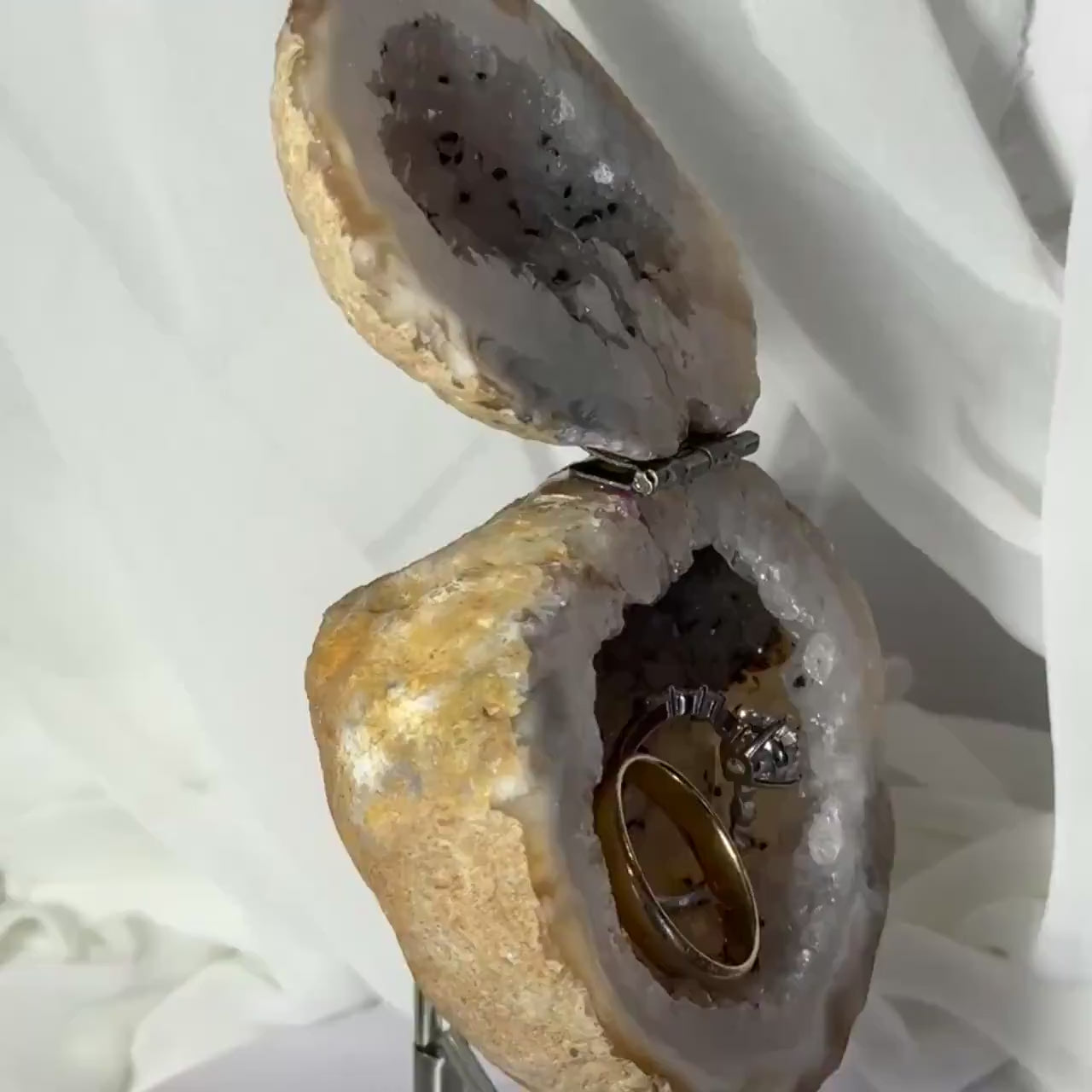 One-of-a-Kind Druzy Geode Ring Box — Natural Brazilian Agate Proposal Keepsake