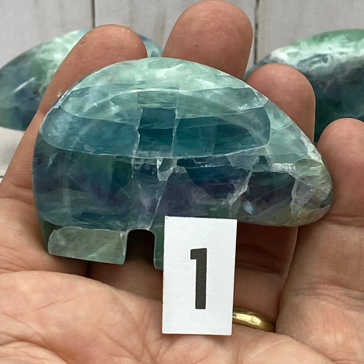Bear-shaped fluorite crystal - RocciaRoba