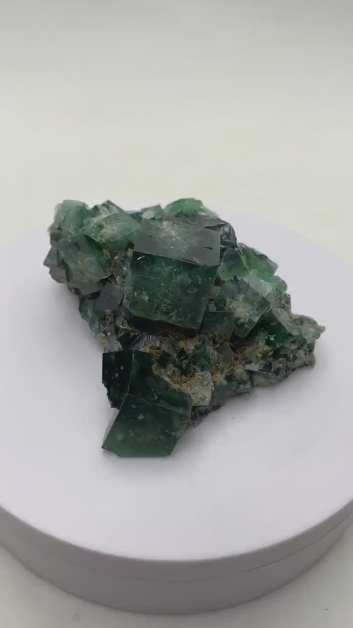 Green fluorite fluorite crystal cluster