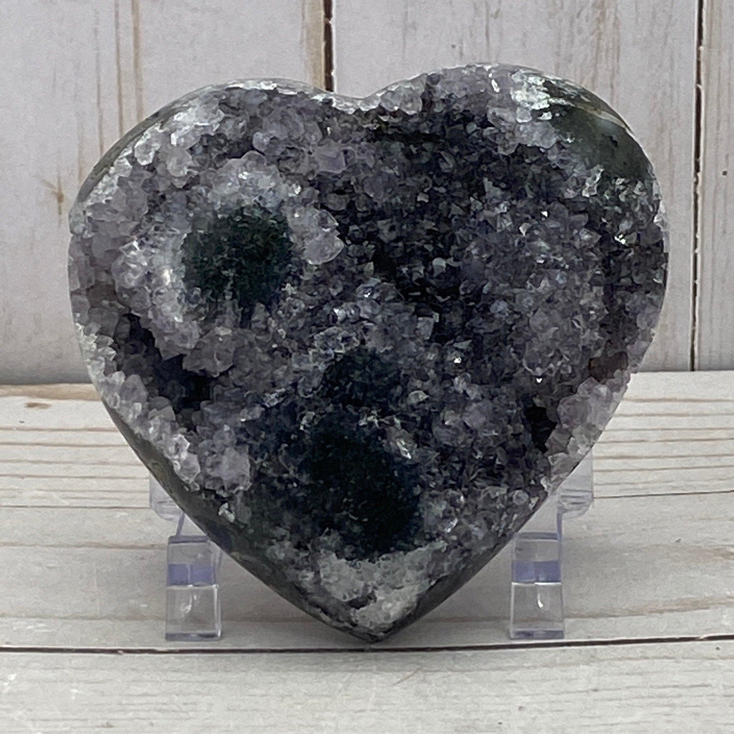 Heart-shaped amethyst quartz cluster - RocciaRoba