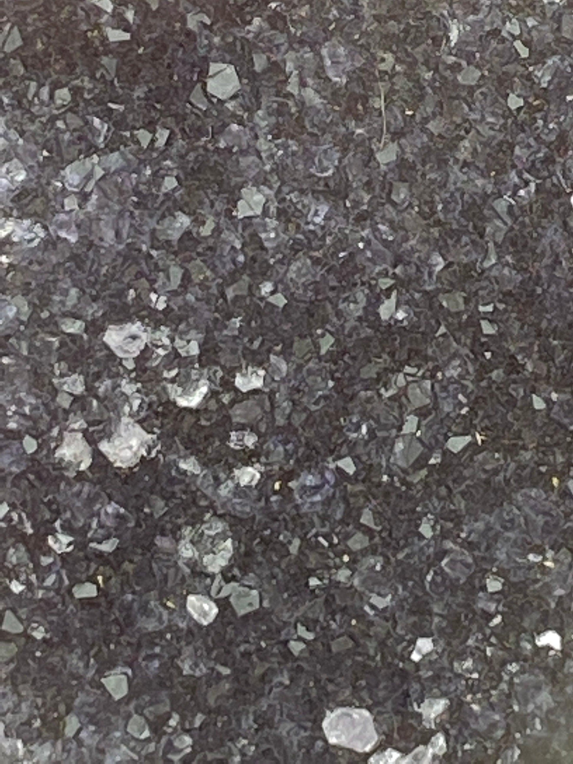 Heart-shaped amethyst quartz cluster - RocciaRoba